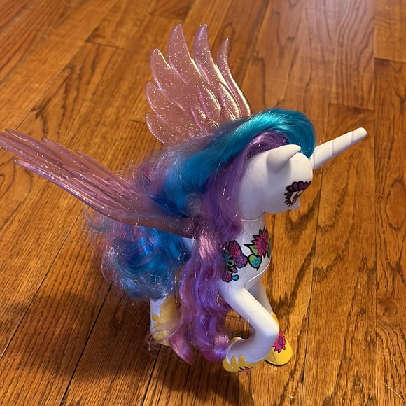 Princess Celestial Pony - Picture 2 of 5
